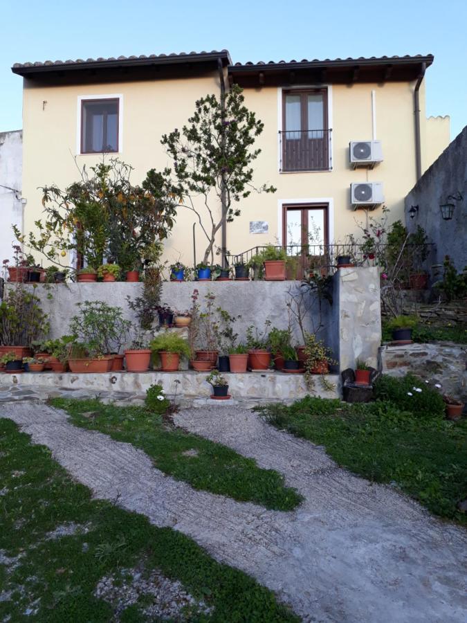 B&B S'Arrosa Antiga Santadi Eksteriør bilde